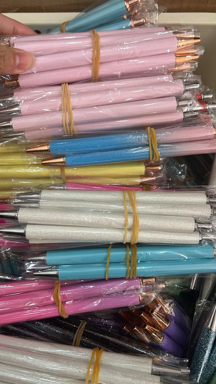 Glitter pens suitable for pen wraps